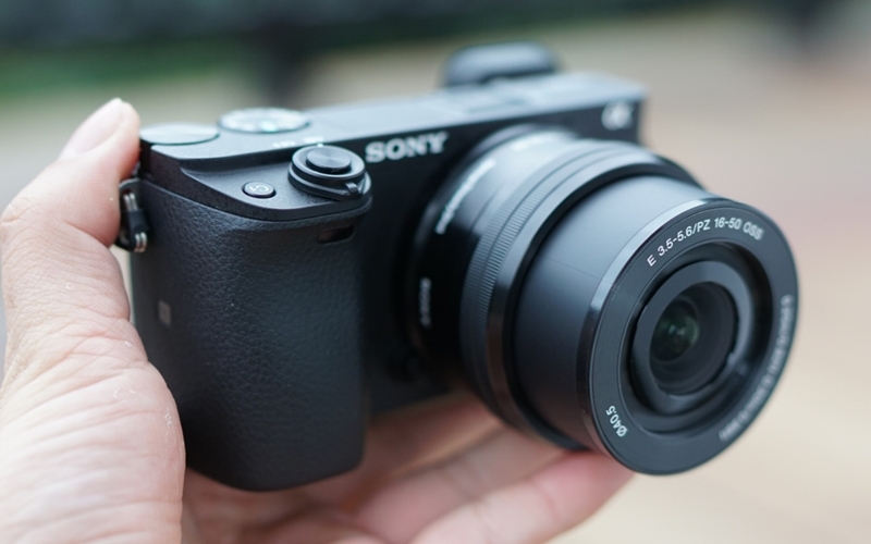Thuê máy ảnh Sony A6300